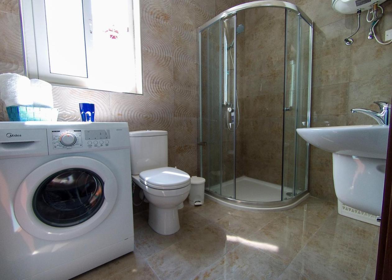מסידה F12 Room 2, Private Room Two Single Beds Privated Bathroom In Shared Flat מראה חיצוני תמונה